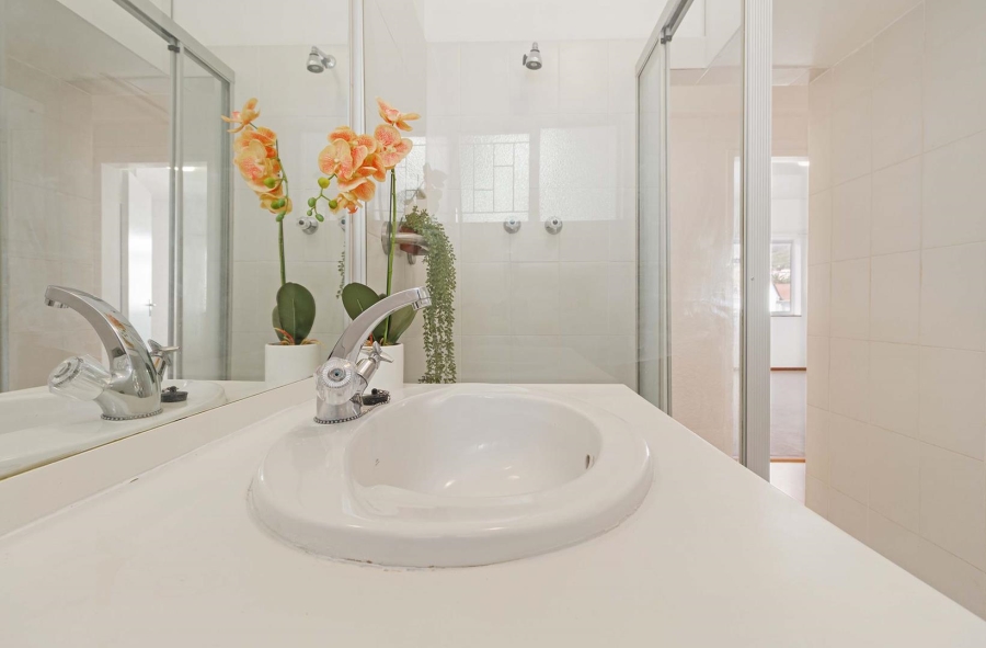 2 Bedroom Property for Sale in Oranjezicht Western Cape
